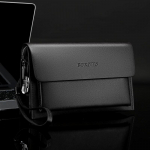 Moepioneer! Uus meeste kombineeritud lukuga k&auml;ekott n&auml;itab &auml;ri stiilis trendika mehe v&auml;limust.