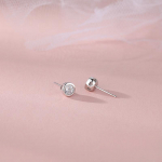 Lihtsad &uuml;mmargused armastuse tsirkoonist k&otilde;rvar&otilde;ngad naistele ni&scaron;i kerge luksusliku temperamendiga disainiga ja k&otilde;rvaluudele