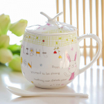 Keraamiline kaane ja lusikaga kohvikruus Chic Bone China kohvitassikomplektid 450 ml keraamilised loomingulised lihtsad piimatopsid, kingitused paarile 301-400ml
