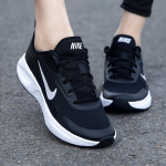 Nike CJ1677-001 Naiste vabaajajalatsid 36.5