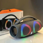 Kaasaskantav veekindel suure v&otilde;imsusega Bluetooth-k&otilde;lar RGB v&auml;rviline valgus juhtmevaba bassik&otilde;lar 360 Stereo Surround TWS FM poomikarp With Handle hall