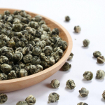2023 L&otilde;hn, Lill Jasmine Dragon Pearls Hiina salendav jasmiini roheline tee 150g / 5.29oz