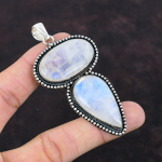 Vikerkaare kuukivi ripats Parima kvaliteediga kalliskiviehe Vanaaegne ripats 925 prooviga sterlingh&otilde;bedast ripats K&auml;sit&ouml;&ouml;na valmistatud disaineriehe Kingitus emale