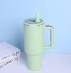 40 untsi trumli k&auml;epideme ja &otilde;lgedest lekkekindel trumli koos &uuml;mberp&ouml;&ouml;ratava &otilde;lega topeltvaakum-roostevabast terasest veepudeliga kontorisse 1.2L