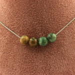 Pierres et Min&eacute;raux. Collier 4 perles Turquoise du P&eacute;rou 8 mm Chaine en acier inoxydable Collier femmes, hommes. Taille personnalis