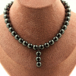 Pierres et Min&eacute;raux. Collier perles H&eacute;matite 8 mm + 3 perles H&eacute;matite 8 mm. Chaine en acier Collier femmes, hommes. Taille personna