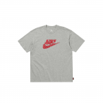 Nike X Stranger Things Koost&ouml;&ouml; FW25 Seeria &Uuml;mmarguse kaelusega pullover Mitmek&uuml;lgne l&uuml;hikeste varrukatega T-s&auml;rk Meeste T-s&auml;rk IB8068-063 M