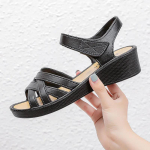 Suvised lameda p&otilde;hjaga pehme tallaga rannasandaalid naiste sandaalid emakingad 40 must