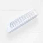 Kaasaskantav antistaatiline kokkupandav kamm h&otilde;redate ja tihedate hammastega &ndash; ideaalne reisimiseks, koolis ja hotellis &ndash; s&otilde;lmedeta, kahepealine disain naistele. Folding comb (white) valge