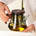 700 ml klaasist teekann tee vee eralduskann lahtiste lehtede tegija puidust k&auml;epidemega filtriga