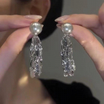 S&auml;delevad Hallid P&auml;rlid Nisupea Narmastega K&otilde;rvar&otilde;ngad Kahekordselt Kantavad K&otilde;rvar&otilde;ngad, K&uuml;lm Ni&scaron;idisain N&auml;itab N&auml;gu V&auml;ikesed K&otilde;rvar&otilde;ngad