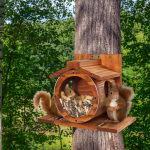 Wooden Squirrel Feeder Animal Feeding Station Easy to Fill Chipmunk House for Courtyard