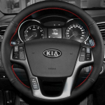 Must kunstnahast roolikatete komplekt, k&auml;sitsi &otilde;mmeldud autoroooli katted Kia Sorento 2009-2013 jaoks, autotarvikud Red Thread