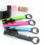 Multifunktsionaalne veiniavaja &otilde;llepudelikorgi avaja korgitser roostevabast terasest metallist plastikust k&auml;epidemega must