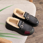 Naiste talvised fliisvoodriga jalan&otilde;ud Libisemisvastased madala &uuml;laosaga jalatsid naistele Kunstnahast soojad karusnahast voodriga kingad Lamedad platvormkingad 35