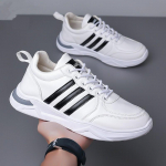 S&uuml;gises uued hingavad spordijalatsid Korea versioon T&auml;ielik paksu tallaga vabaaja jooksujalatsid Trendikad kingad 39