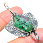 Ruby Zosite laboris loodud k&auml;sitsi valmistatud 925 sterlingh&otilde;bedast ehteripats 2,60 e6o11