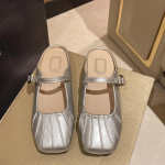 Jalatsid Naistele Naistele Sussid Slaidid Katte Varvas Loafers Mood Pehme Lame vabaaja Kummist PU Fretwork Basic Loafers Muulad Naiste kingad 35 must