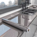 Koduk&ouml;&ouml;k, &otilde;likindel pliit marmorist sileda tapeediga kleebis koos isekleepuva taustaga seina taastatud tapeet 40x100cm