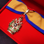 Austria-Ungari komand&ouml;ri raudkroonu ordeni rohelise p&auml;rja versiooni kinkekarp