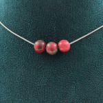 Pierres et Min&eacute;raux. Collier 3 perles Jaspe vert rouge 8 mm. Chaine en acier inoxydable Collier femmes, hommes. Taille personnalisa