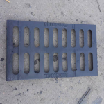 Tugevast malmist drenaažikraavi kate ja kanalisatsioonirest, 300x500.
