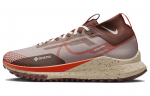 Nike React Pegasus Trail 4 Gore Tex Diffused Taupe Dark Pony Sail Picante Red Naiste DJ7929-200 35.5