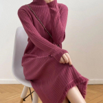 Pikk kootud kleit, poolk&otilde;rge kraega narmastega kampsun one size punane