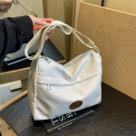 Naiste veekindel nailonist Crossbody kott Naiste luksuslik disainiga v&auml;ikesed k&auml;ekotid rahakott Naiste vabaaja &otilde;lapadjakotid valge