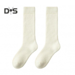 1 paar naiste talvesokid, paksendatud pl&uuml;&uuml;s, p&otilde;lvepikkus, pikk toru, k&otilde;rge elastsusega m&auml;his, libisemisvastased p&otilde;randasokid, mugavad ja soojad magamissukad tumehall v&auml;rv