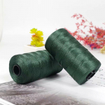 Suvine isetegemise heegeldamiskomplekt: J&auml;&auml;siidist l&otilde;ngast m&uuml;ts ja villased sussid