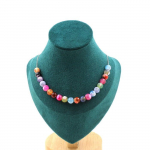 Pierres et Min&eacute;raux. Collier 20 perles Agate craquel&eacute; Fuchsia multicolore 8 mm Chaine en acier inoxydable.