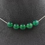 Pierres et Min&eacute;raux. Collier 5 perles Agate verte 8 mm. Chaine en acier inoxydable Collier femmes, hommes. Taille personnalisable.