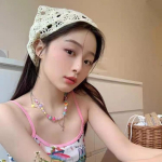 Kolmnurkne peapael heegeldatud turbanm&uuml;ts beež