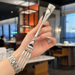 Roostevabast terasest &otilde;htus&ouml;&ouml;gikahvel, pika k&auml;epidemega lauakahvlid s&ouml;&ouml;giriistad nelja otsaga salat magustoit puuviljakahvlid k&ouml;&ouml;girestorani jaoks