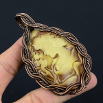 Cameo daami ihaldatud n&auml;o v&auml;&auml;riskivi vasktraadist m&auml;hisega k&auml;sitsi valmistatud ripats-ehte kingitus 3.74 Inches kollane