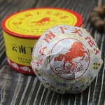 2014 Xiaguan Raw Puer Yunnan Tuocha Hobuse aasta Shen Puer tee 100g 100g