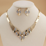 3-osaline k&otilde;rvar&otilde;ngaste ja kaelakee ehete komplekt kuld