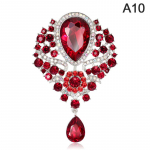 Suured veetilgast prossid naistele vintage ripatsidega