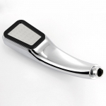 300 auguga survestatud vett s&auml;&auml;stev du&scaron;ipea v&otilde;imendus v&otilde;imas ABS-elektroplaadist suure v&otilde;imsusega du&scaron;ipea