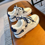 Naiste tossud Jaapani valged kingad 2024 Uus s&uuml;gis &Otilde;pilased Korea versioon Vabaaja Libisemiskindlad Paksu tallaga Mood Skate kingad 36 hall v&auml;rv