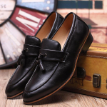 Meeste pulma kingad Luksusbr&auml;nd Tuttidega Lamedad Jalan&otilde;ud Slip-on Mokassiinid Meeste Nahast Oxford Kingad Meestele Zapatillas Hombre 37 must