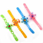 Helendav keerlev k&auml;ekell Antistressm&auml;nguasi Naljakas peokost&uuml;&uuml;mi aksessuaar Fidget randmepaelm&auml;nguasi Uudne &auml;revust v&auml;hendav naljakas mitmev&auml;rviline
