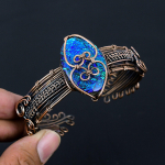 Sinine Austraalia kolmik opaal kalliskivist puhtast vasest traati m&auml;hitud k&auml;sitsi valmistatud manseti/k&auml;ev&otilde;ru ehted Adjustable