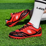 Uue stiili naeltega lastejalgpallijalatsid Moodsad naelkingad Madalad jooksujalatsid k&otilde;va tallaga meeste jalgpallijalatsid 32 must/punane