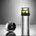 520ml nutikas termospudel teele eraldava s&otilde;ela ja infuseriga, temperatuurin&auml;idik, titaanist isolatsiooniga vaakumkolb 501-600ml