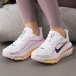 Nike Winflo Naiste Jooksukingad HV9273-100 US 8 valge