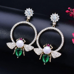 WWJ suured &uuml;mmargused k&otilde;rvar&otilde;ngad Bee banketi ehted naistele roheline