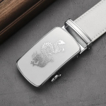 Valge automaatne pandlaga veisenahast v&ouml;&ouml; &scaron;ikk vabaaja kaubanduslik luksuslik disain kahepoolne ehtsast nahast v&ouml;&ouml;rihm meestele Uus 110cm