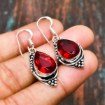 Mosambiigi Granaat, V&auml;&auml;riskivi K&auml;sitsi valmistatud Ehted 925 Sterlingh&otilde;be K&otilde;rvar&otilde;ngas 1.59 inches punane